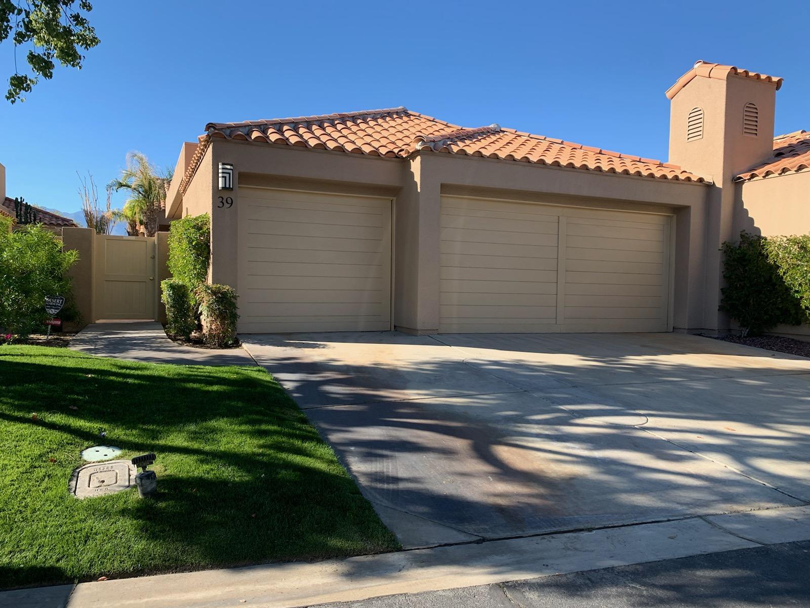 Property Photo:  39 Oak Tree Drive  CA 92270 