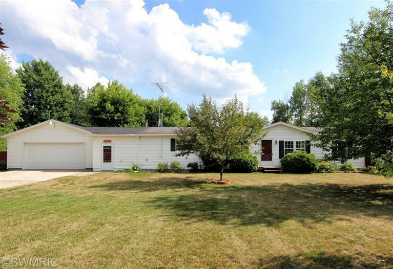 Property Photo:  411 W Coral Road  MI 48888 