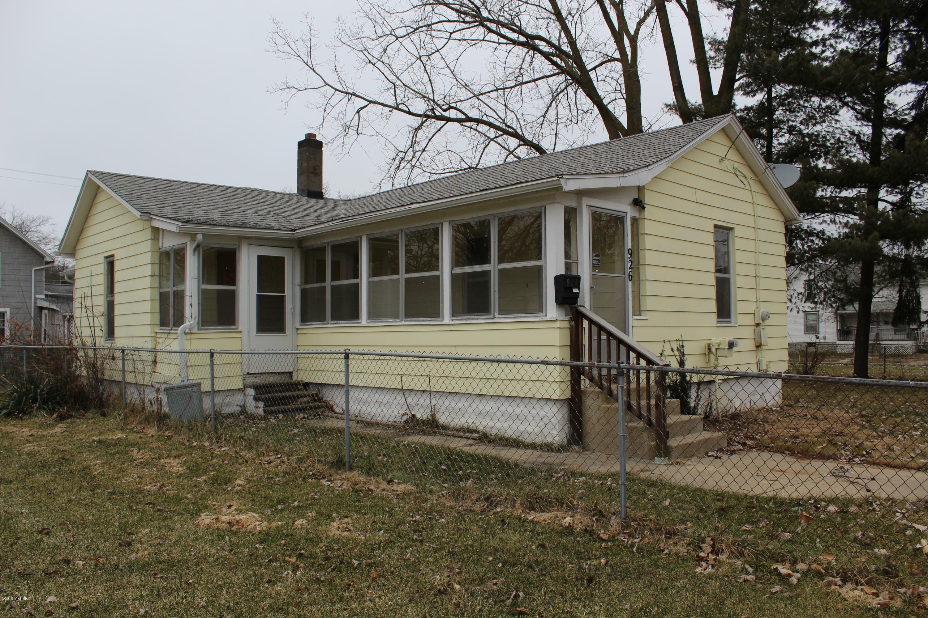 Property Photo:  926 George Street  MI 49202 