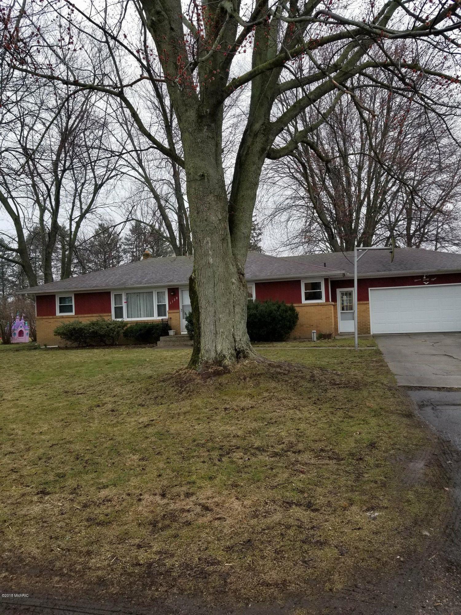 Property Photo: 1128 Janice Street MI 49348