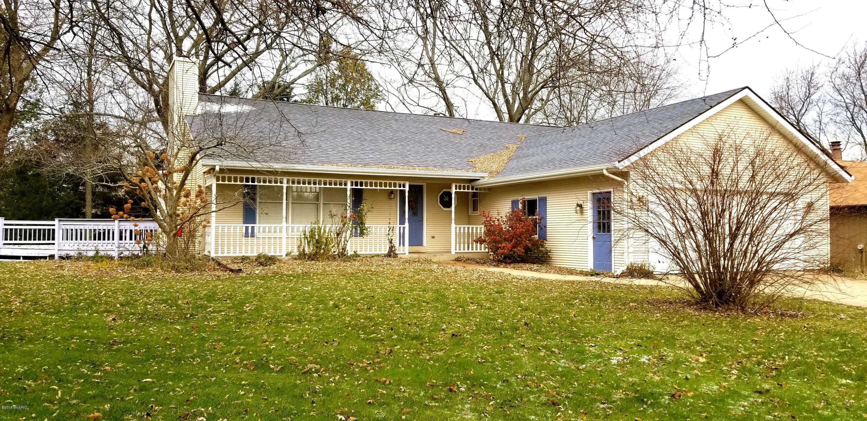 Property Photo: 960 Pioneer Avenue MI 49423