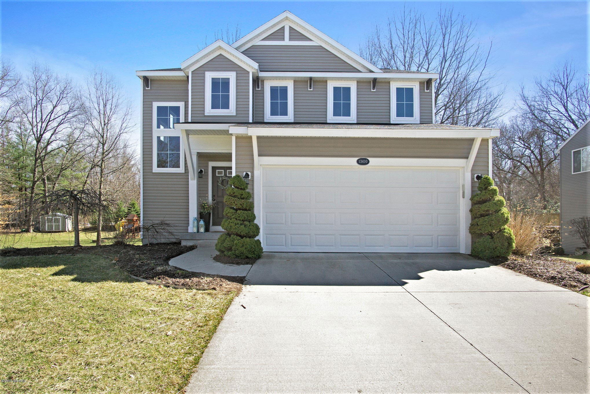 Property Photo: 13410 Red Leaf Court MI 49448