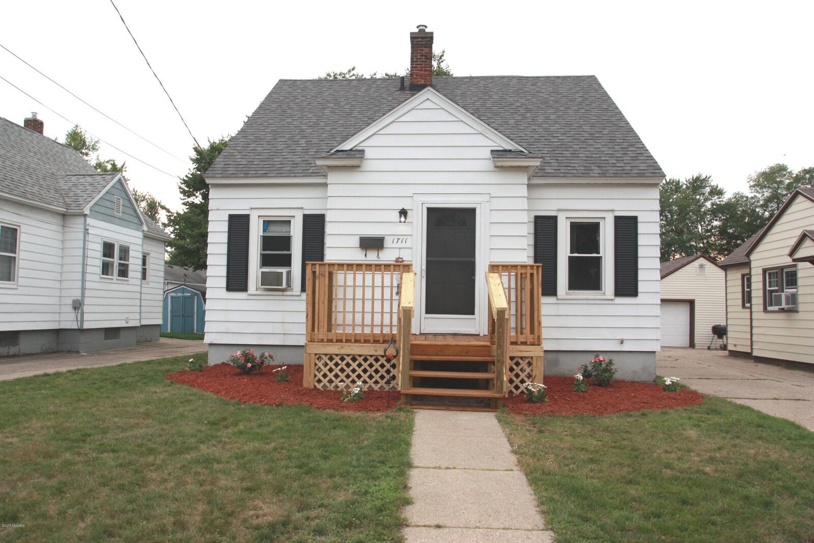 Property Photo:  1711 Federal Avenue SW  MI 49509