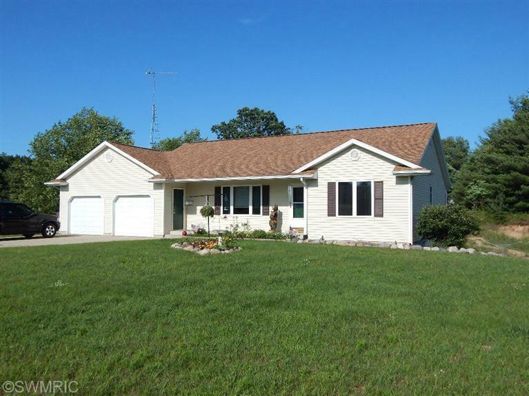 Property Photo: 14960 Barber Creek Avenue MI 49330