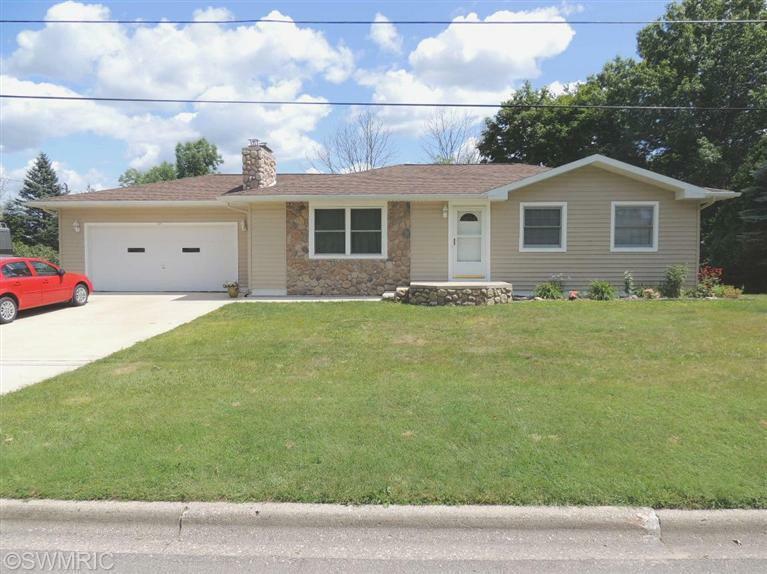 Property Photo:  511 Ridgeview Drive  MI 49307 