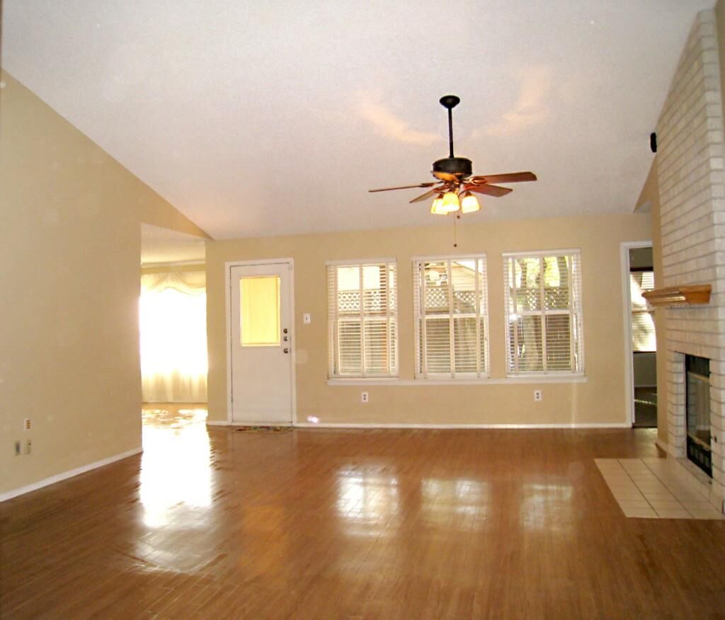 Property Photo:  2610 Sabinal Trail  TX 78613 