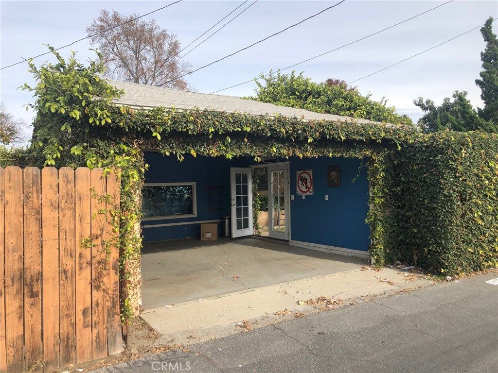 Property Photo: 10538 El Rancho Drive CA 90606