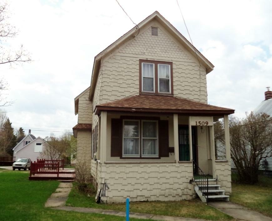 Property Photo:  1509 W 4th Ave  MI 49783 