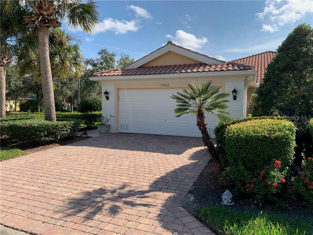 Property Photo:  7703 Pesaro Drive  FL 34238 