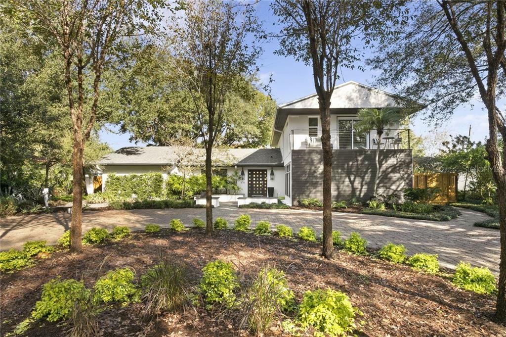 Property Photo: 576 W Davis Boulevard FL 33606