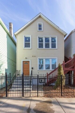 Property Photo:  8305 South Brandon Avenue 2  IL 60617 