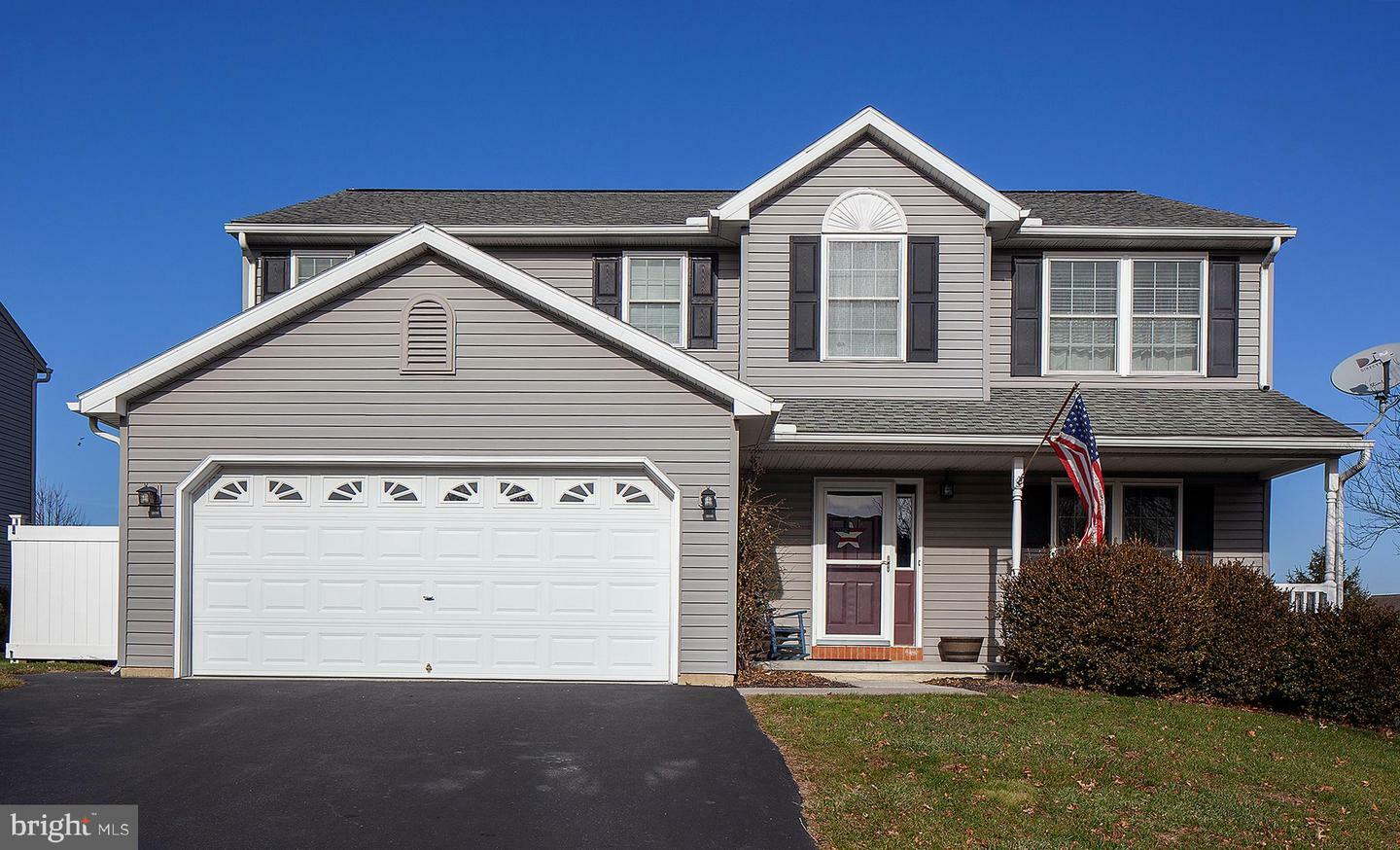 Property Photo: 8 Mayflower Drive PA 17038