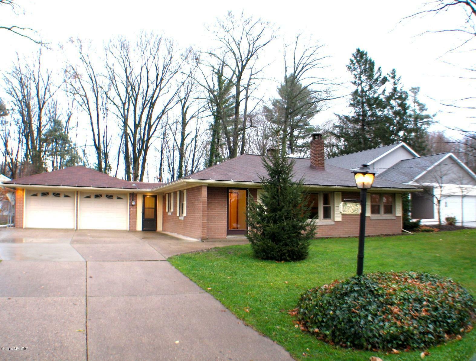 Property Photo:  1585 Waukazoo Drive  MI 49424 