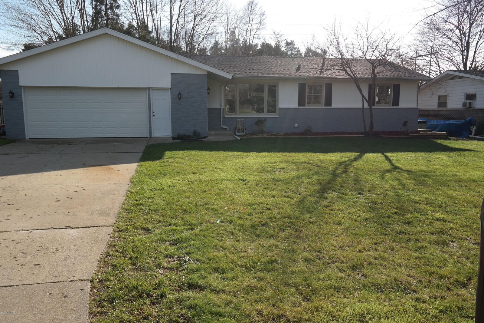 Property Photo:  1432 Mapleview St SE SE  MI 49508 
