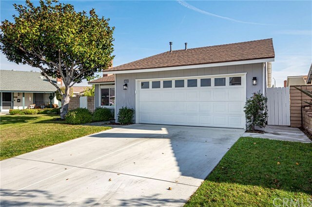 Property Photo: 18032 Clearwater Circle CA 92648