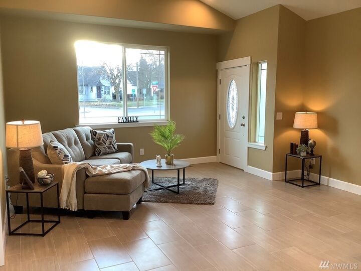 Property Photo:  830  Yakima  WA 98801 