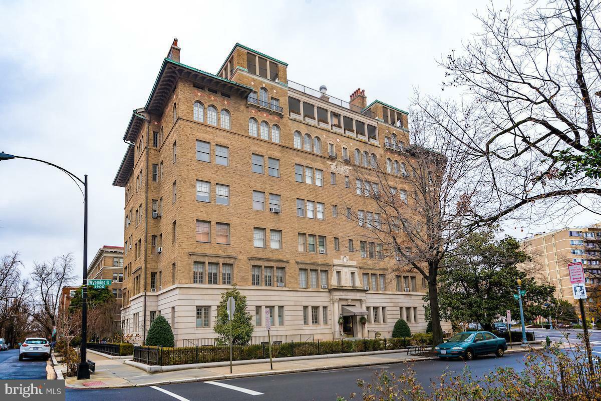 Property Photo: 1901 Wyoming Avenue NW 21 DC 20009