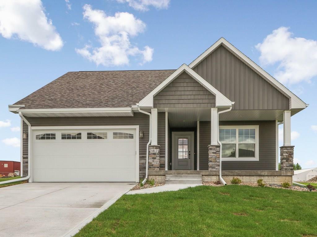 Property Photo:  1812 Lakeview Drive  IA 50219 