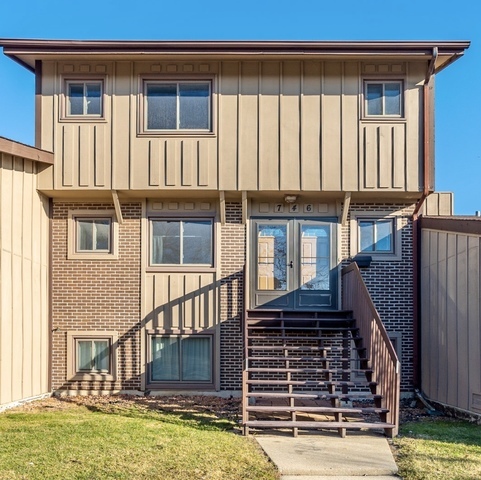 Property Photo:  746 East Devon Avenue  IL 60172 