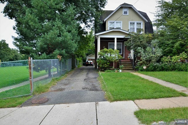 Property Photo:  192 Gregory Place  NJ 07052 