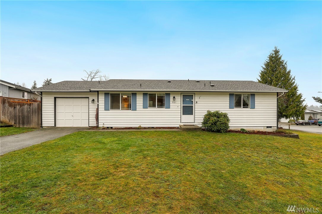 Property Photo:  9721 8th St NE  WA 98258 