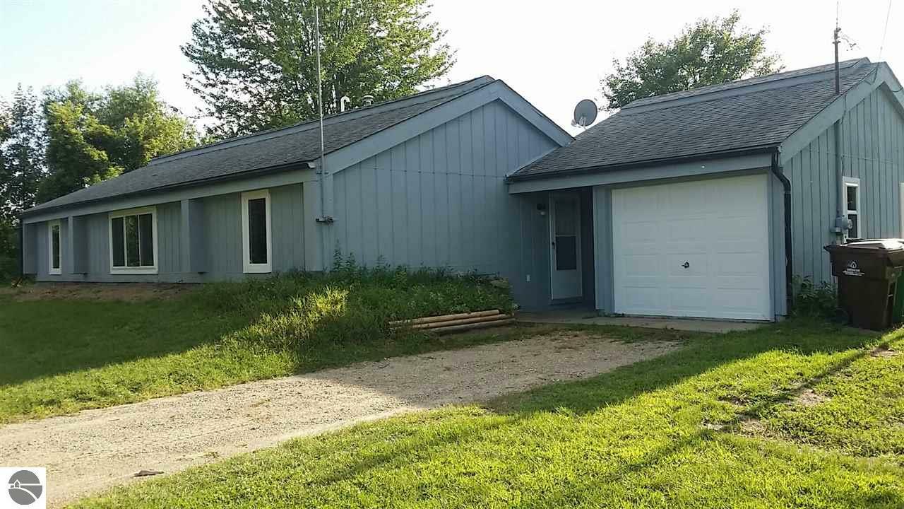 1824 S Vroman Road  Mt Pleasant MI 48858 photo