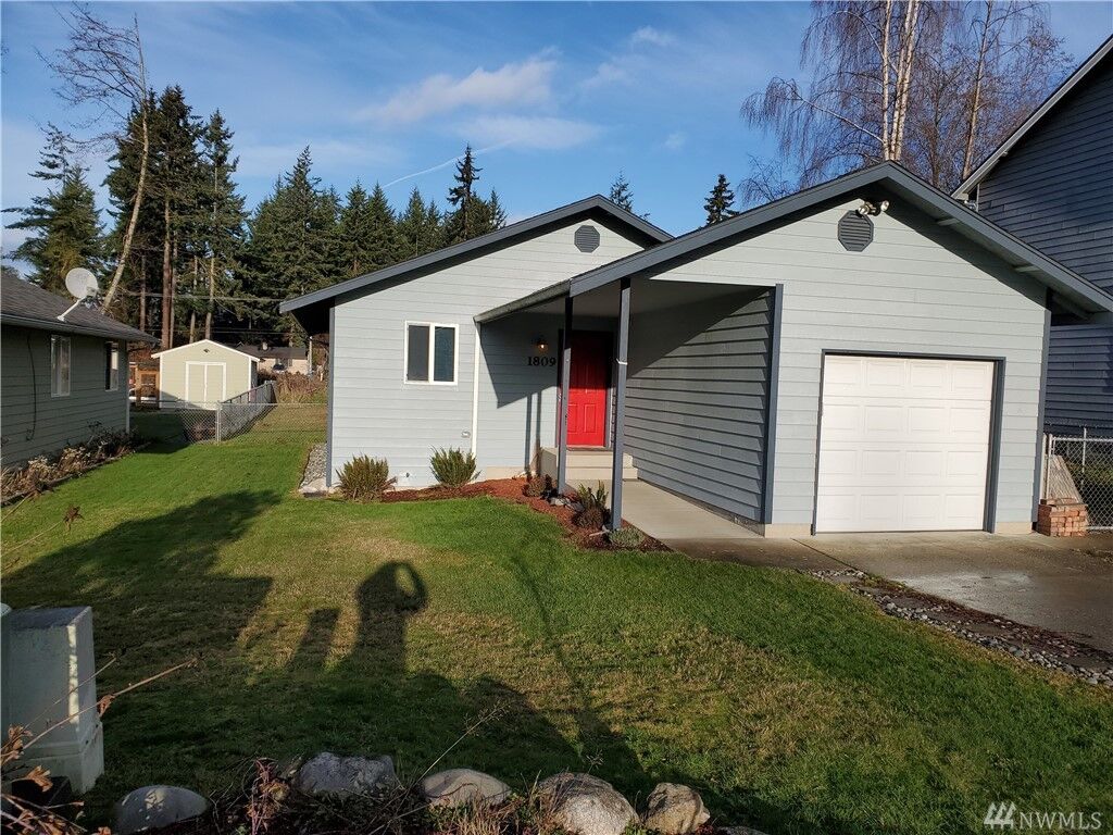 Property Photo: 1809 W 11th Street WA 98363