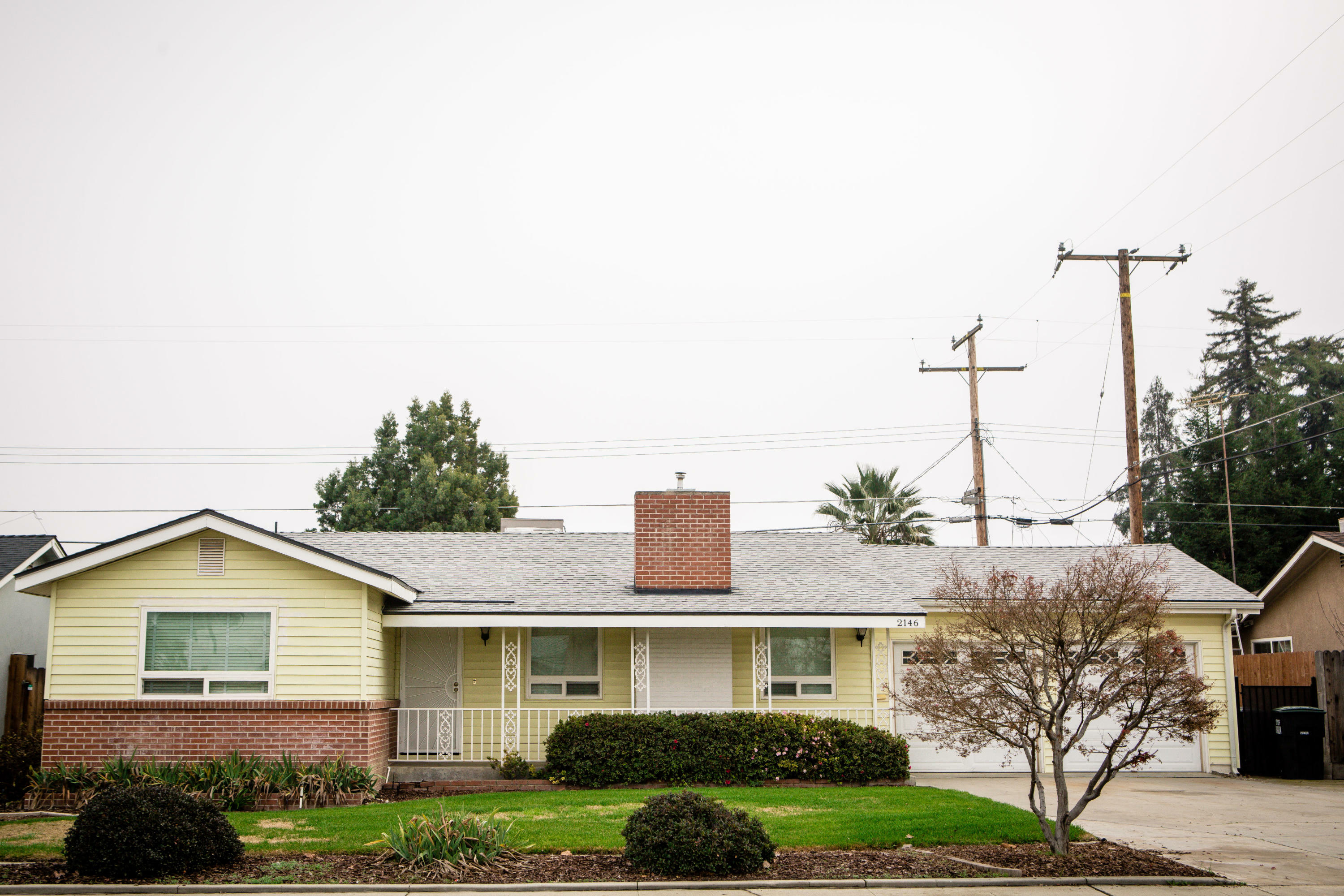 Property Photo:  2146 S Terrace Street  CA 93277 