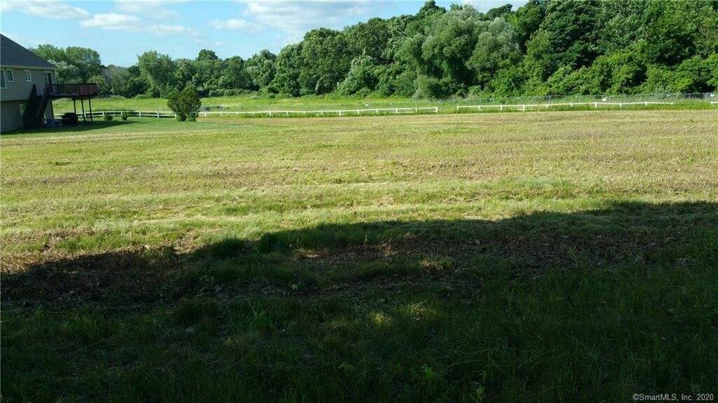 Property Photo:  8 Fieldview Lane  CT 06514 