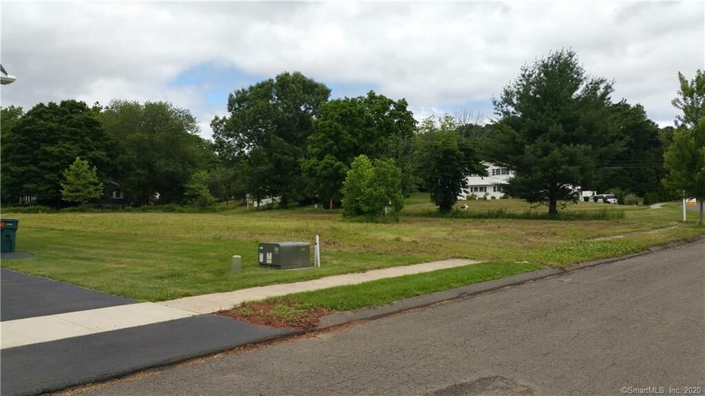 Property Photo:  234 Wintergreen Avenue  CT 06514 