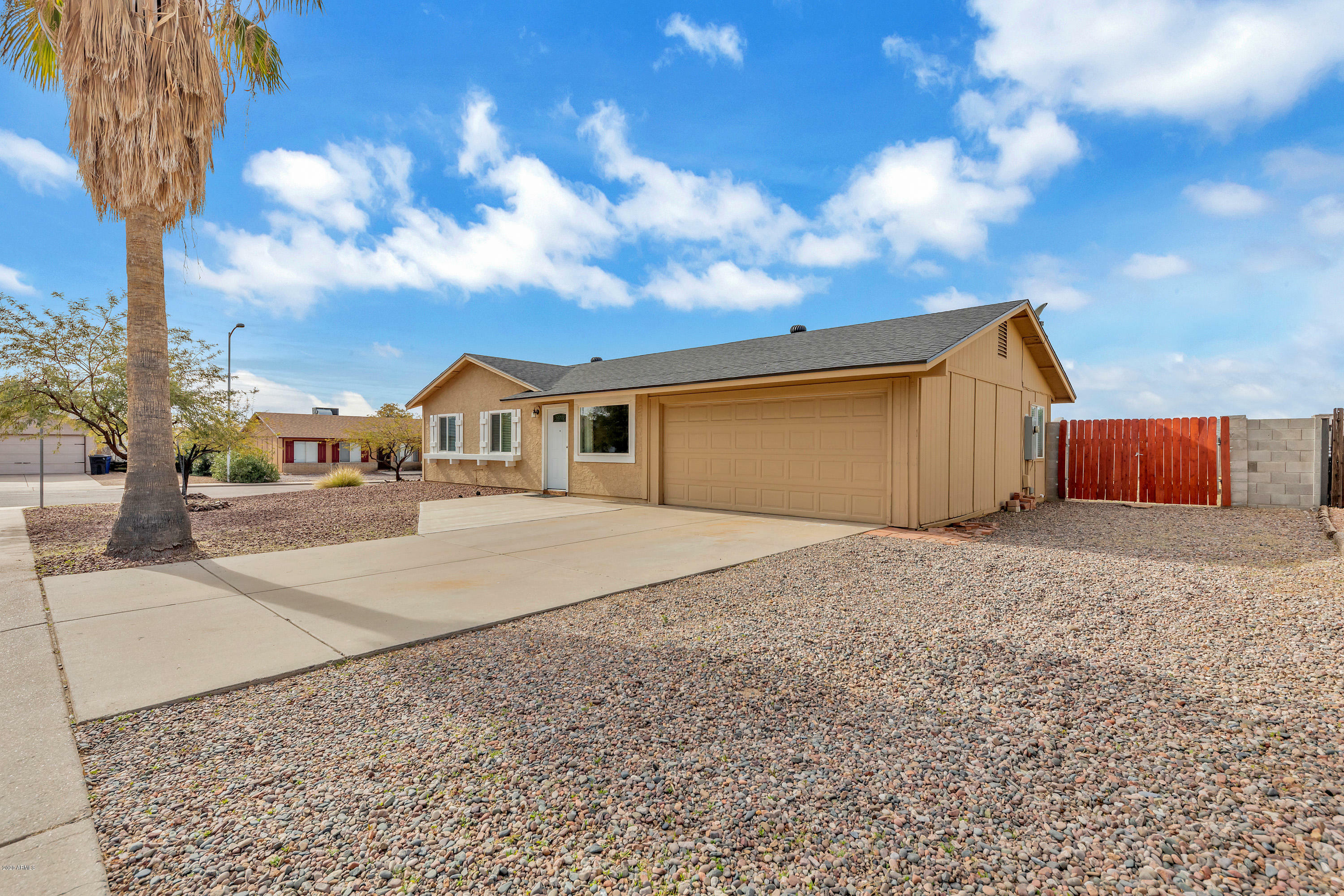 Property Photo:  1834 N Essex Circle  AZ 85207 