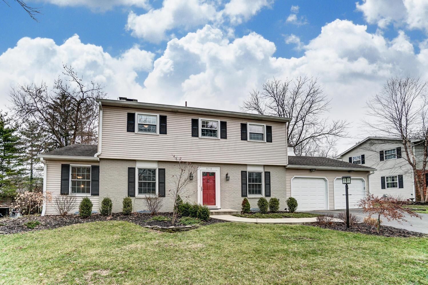 Property Photo:  979 Greenridge Road  OH 43235 