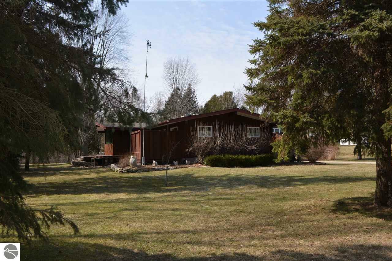 Property Photo:  1020 Glen Avenue  MI 48858 