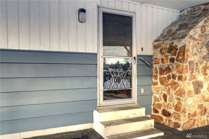 Property Photo:  18016  A Street S  WA 98387 