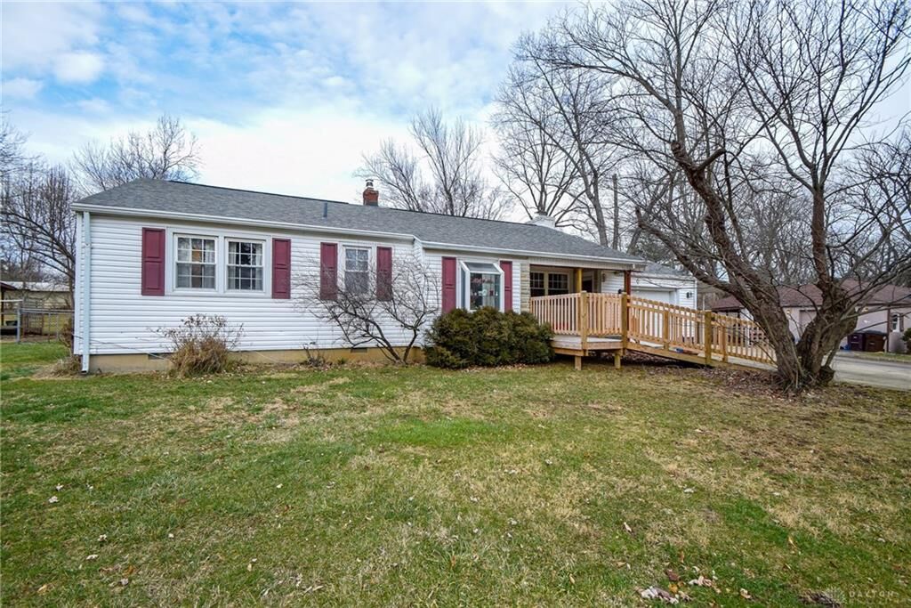 Property Photo: 3886 Knollwood Drive OH 45432