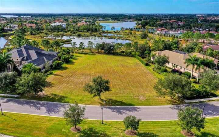 Property Photo:  16108 Clearlake Avenue  FL 34202 