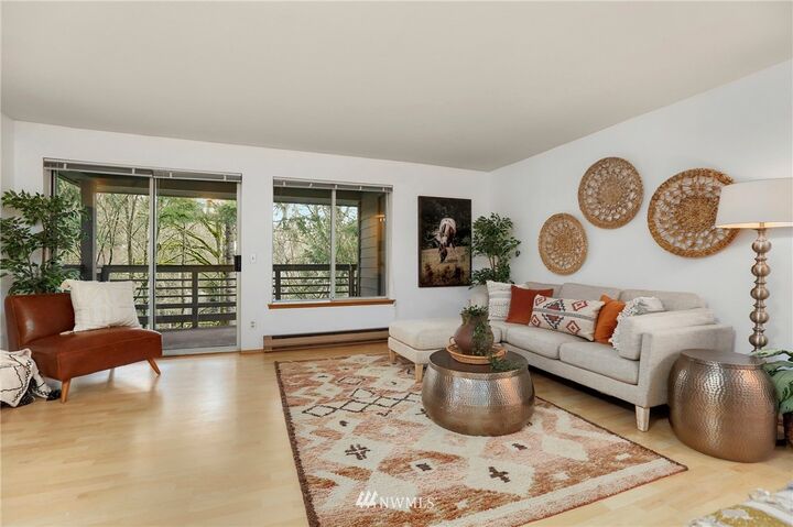 Property Photo: 9824 NE 142nd Place D301 WA 98034