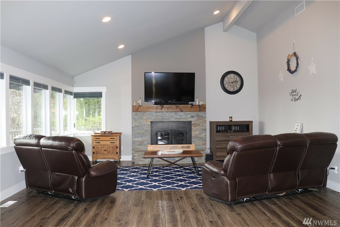 Property Photo: 151 Hawthorne Lane WA 98584