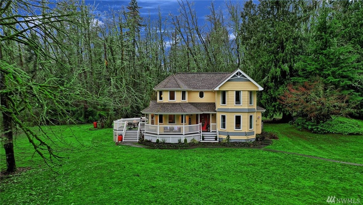 Property Photo: 19037 296th Place NE WA 98019