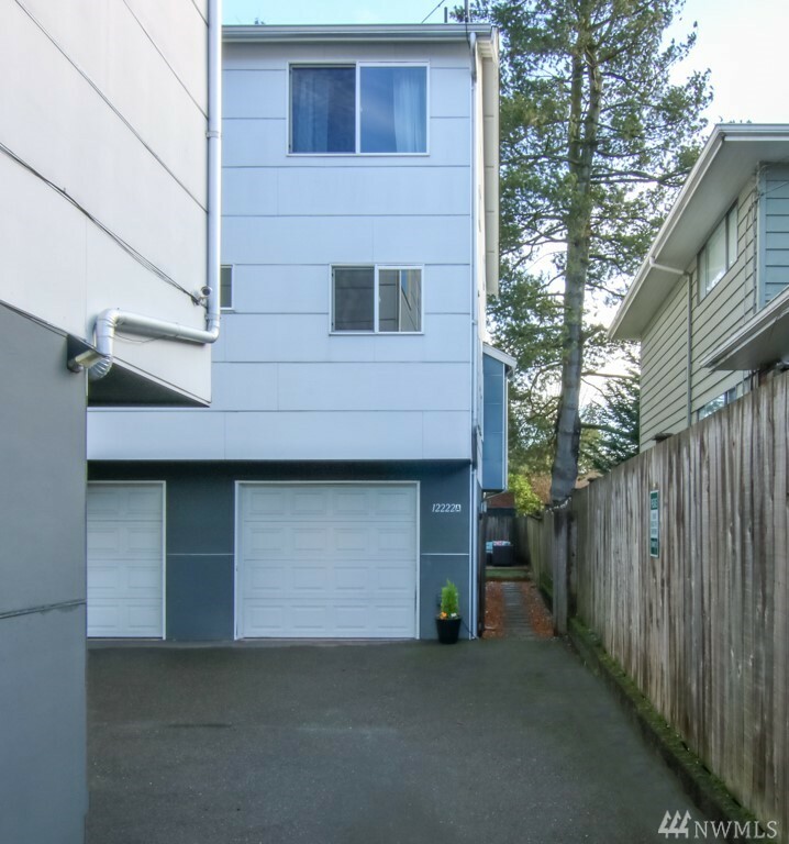 Property Photo:  12222 Greenwood Ave N A  WA 98133 