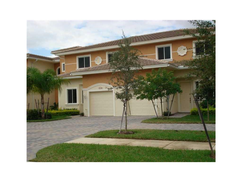 Property Photo: 812 Middleton Drive FL 32962