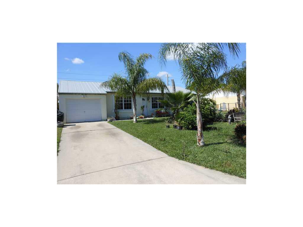 Property Photo: 137 Harris Drive FL 32958