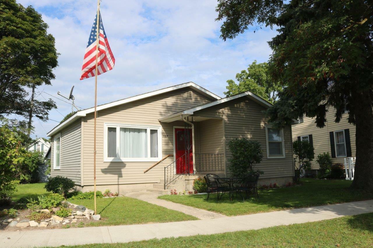 Property Photo:  207 N Huron Avenue  MI 49701 