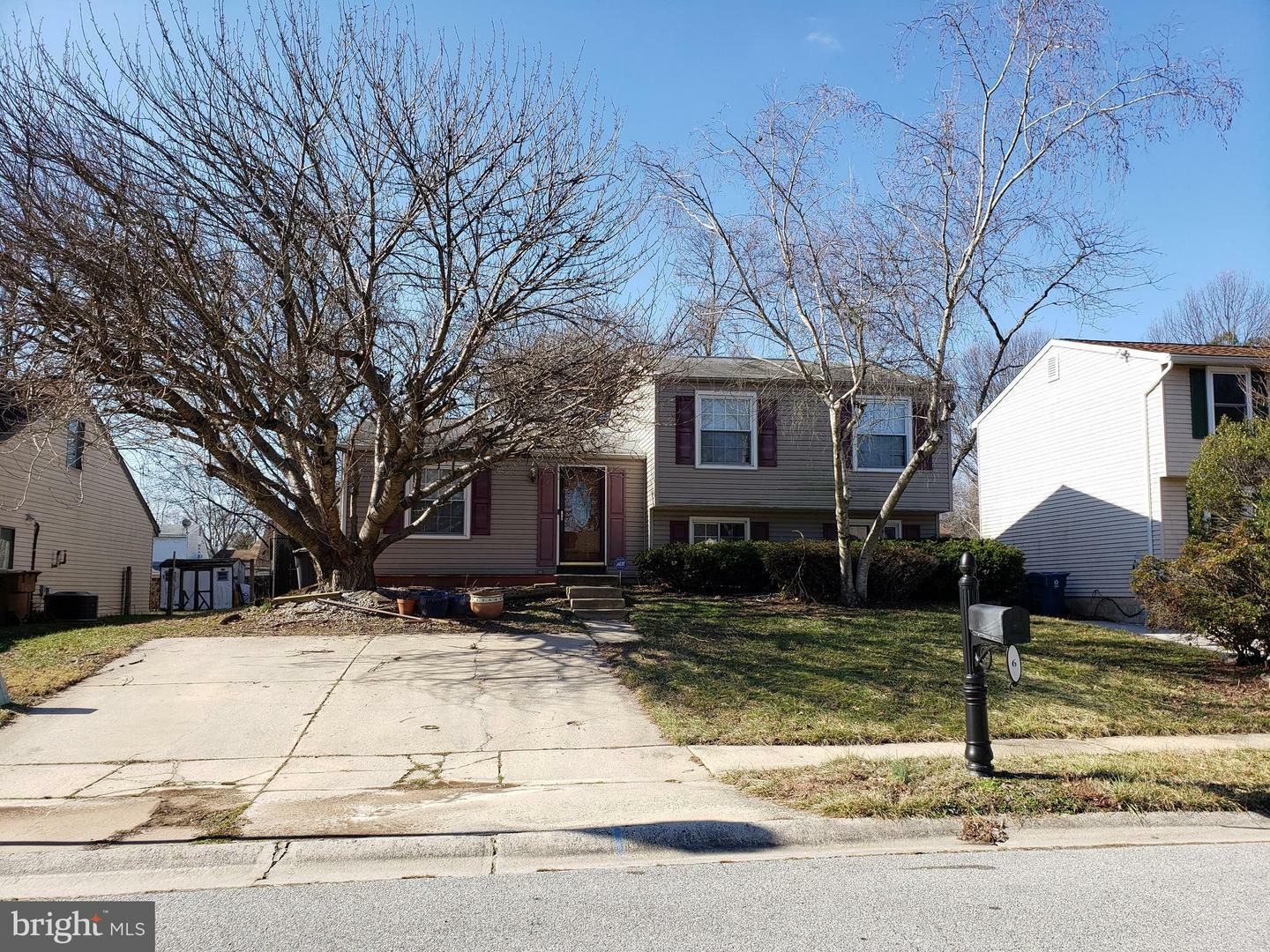 Property Photo:  6 Wellesley Court  DE 19720 