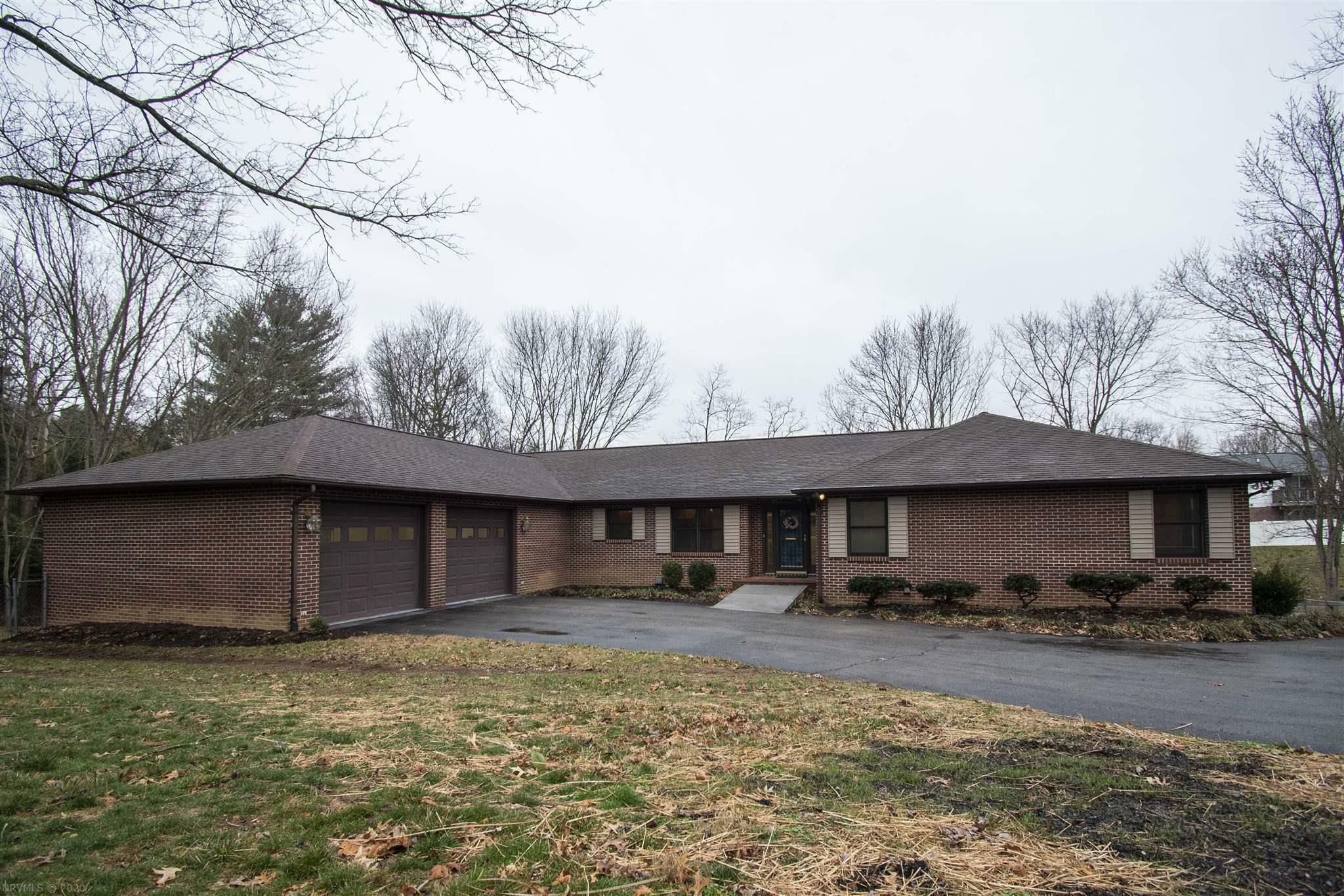 Property Photo:  416 Franklin Drive  VA 24060 