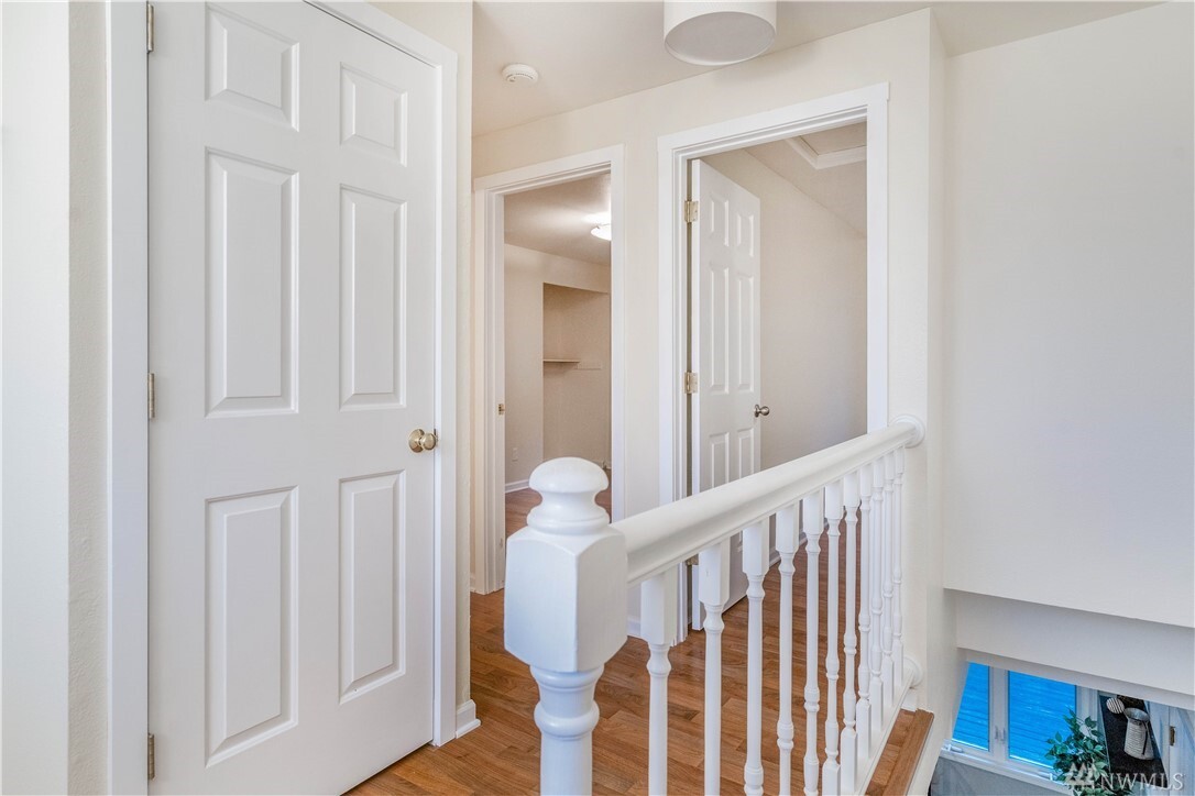 Property Photo:  3205 Almadon St  WA 98022 