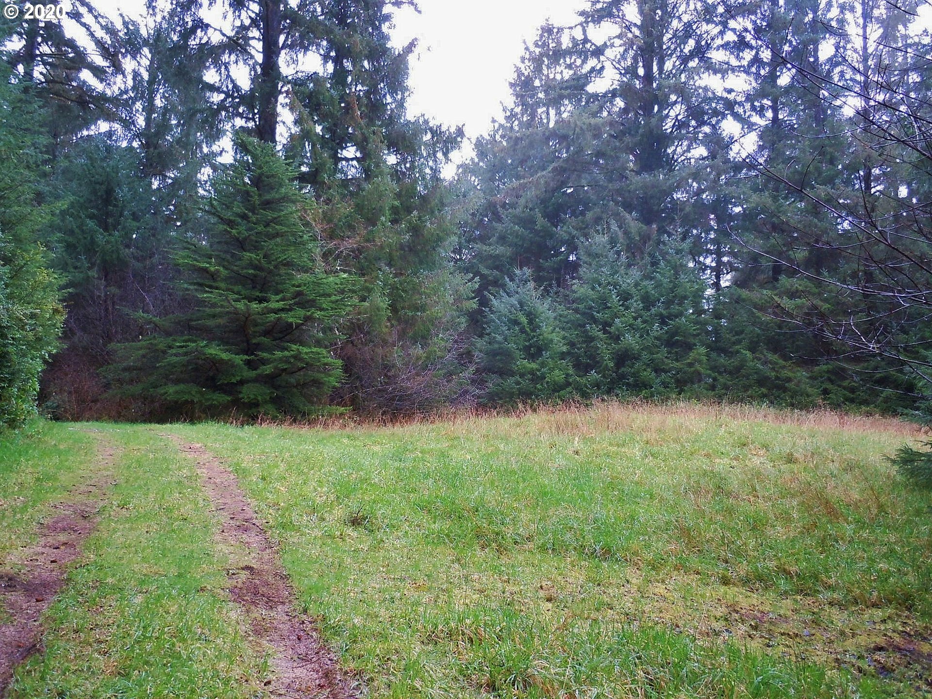 Property Photo: Clear Lake Rd 00909 OR 97439