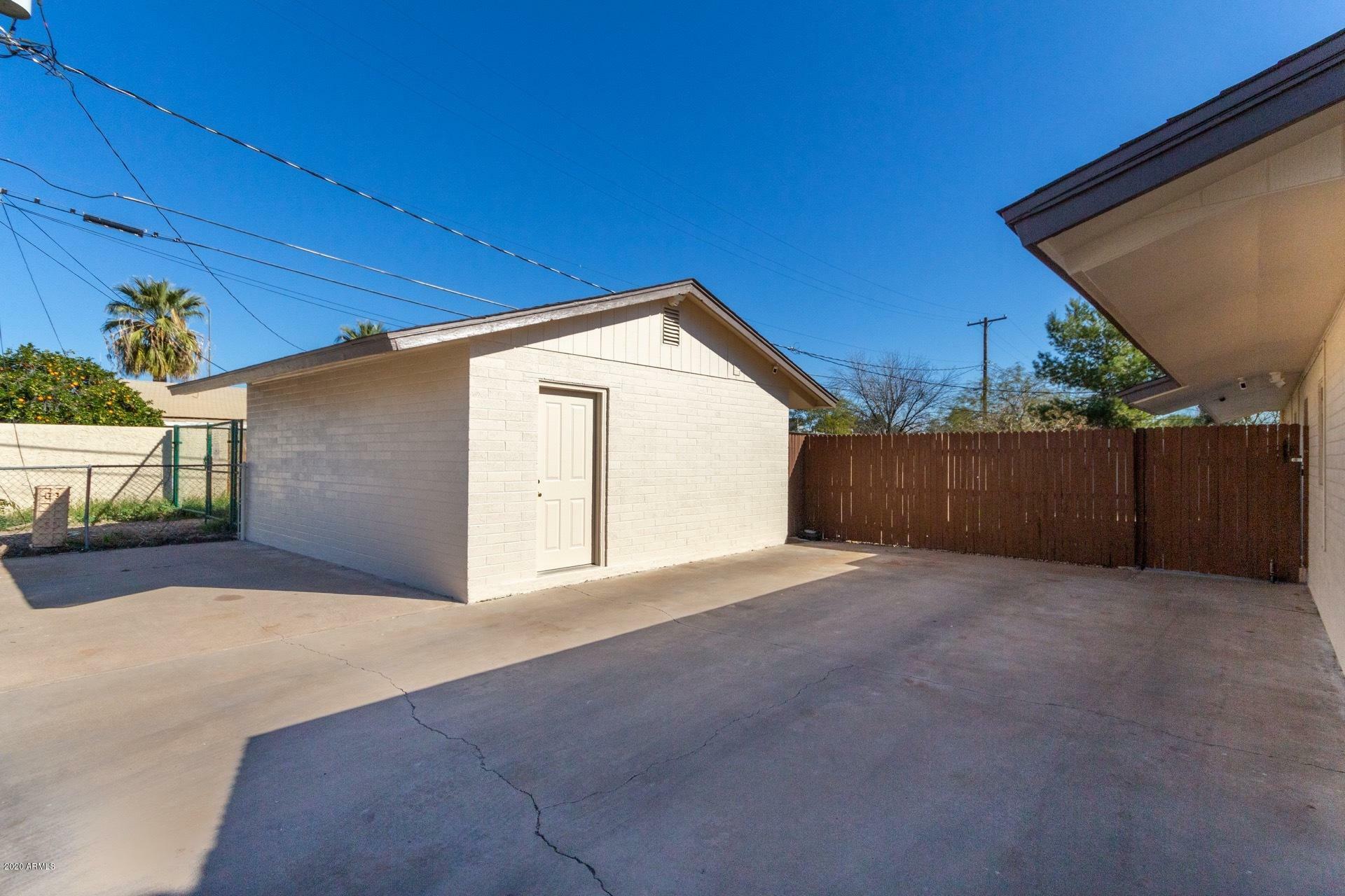 Property Photo:  52 E Millett Avenue  AZ 85210 