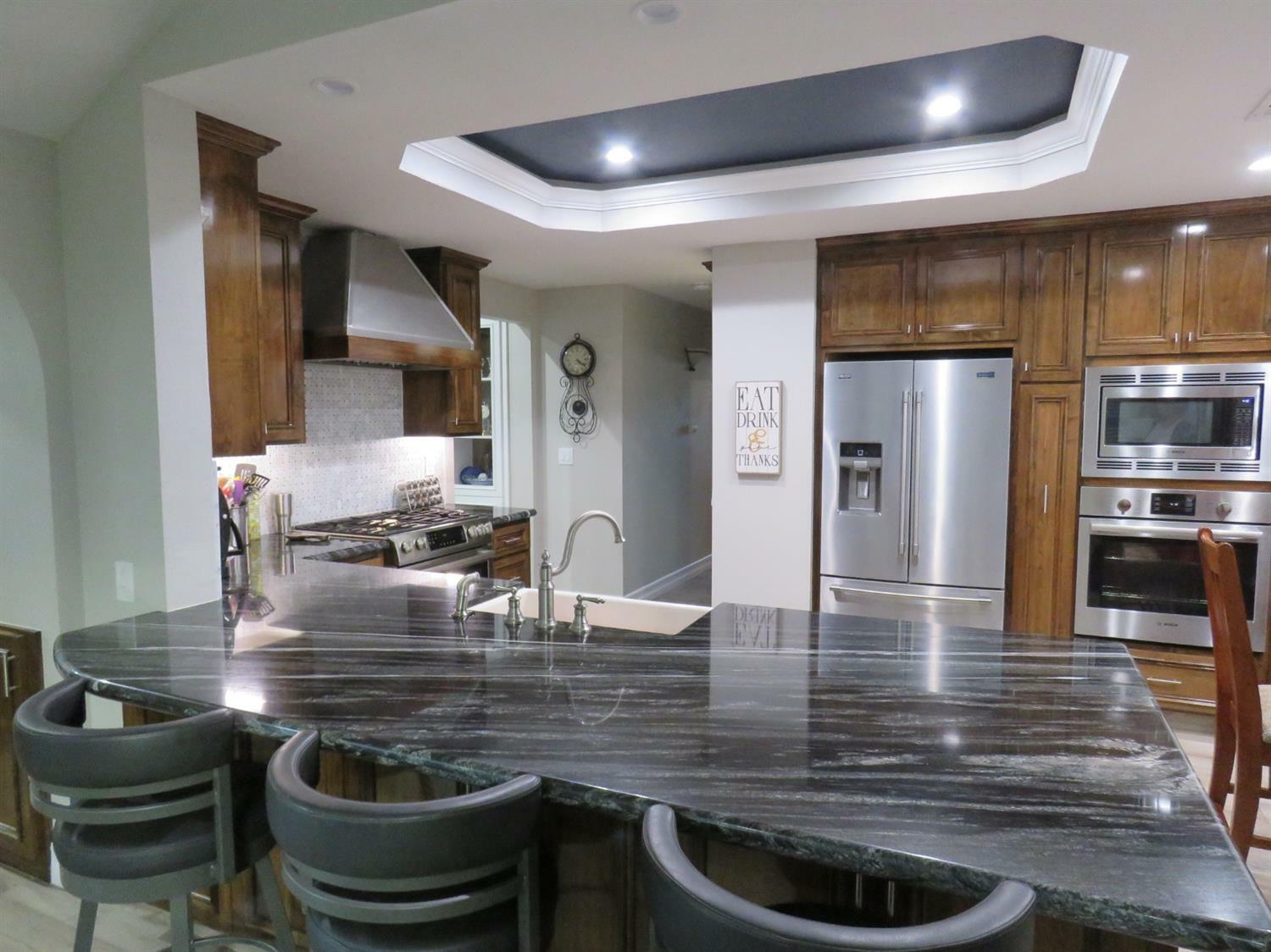 Property Photo: 577 S Park Avenue CA 93630