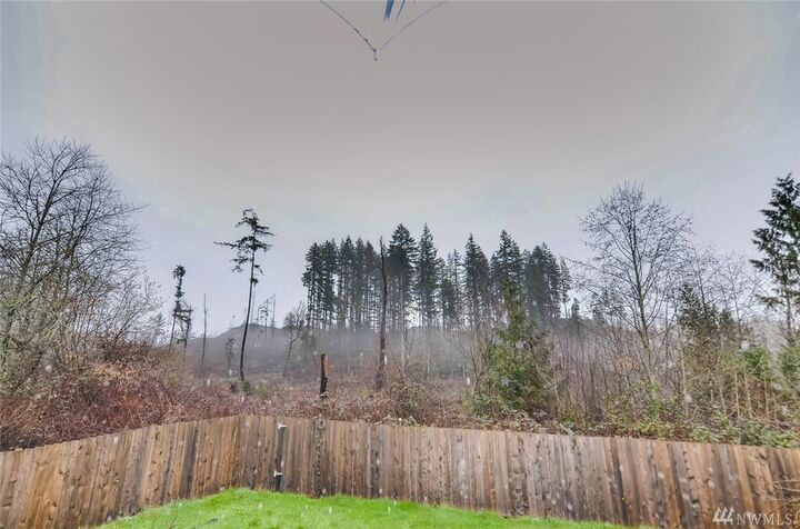 Property Photo: 107 Meadow Ct WA 98252